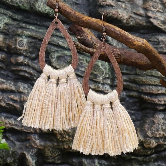 2/$10 NEW! Bohemian Tassel Drop Earrings Cute Boho Beach - Picture 2 of 6